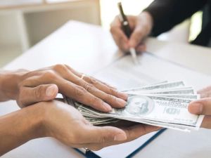 How Much Money Do Lawyers Make a Year