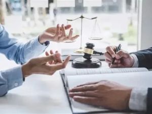 How Much Do ACLU Lawyers Make? Salary and Career Insights