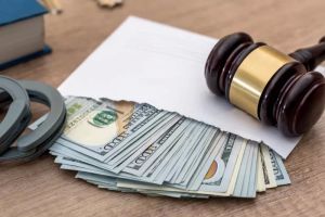 How Much Do Lawyers Typically Charge? Understanding Lawyer Fees and Percentages