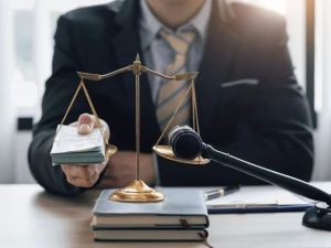 How Much Do Lawyers Usually Take from a Settlement?