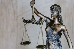 How Much Do Lawyers Make in a Month? Factors, Examples, and Career Insights