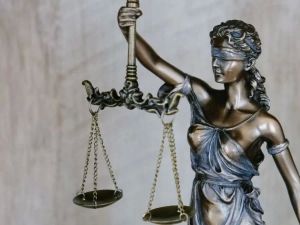 How Much Do Lawyers Make in a Month? Factors, Examples, and Career Insights